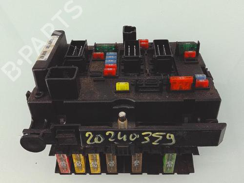 Used Fuse box Fuse box PEUGEOT 206 Hatchback (2A/C) 1.4 i (75 hp) 25359928 25359928