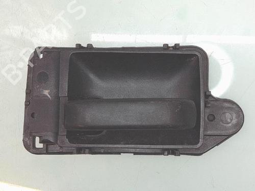Venstre fortil invendig håndtag PEUGEOT 106 II (1A_, 1C_) 1.1 i (60 hp) 30737142