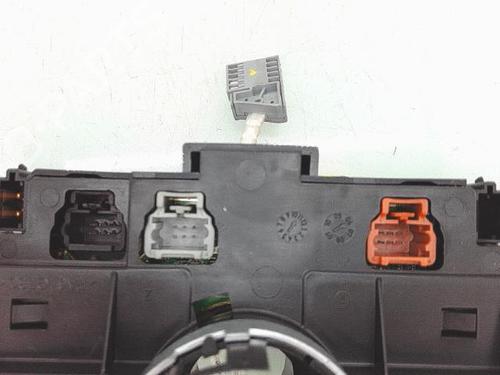 Steering column stalk PEUGEOT 307 Break (3E) 1.6 HDi 110 | BP28477152I23 - Image 4