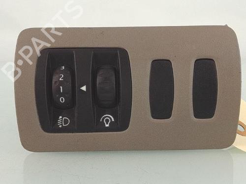 Used Headlight switch RENAULT CLIO III (BR0/1, CR0/1) 1.2 16V (BR02, BR0J, BR11, CR02, CR0J, CR11) (75 hp) 26500016