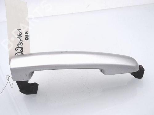 Venstre foran utvendig håndtak SUZUKI SWIFT III (MZ, EZ) 1.3 DDiS (RS413D) (75 hp) 25372285