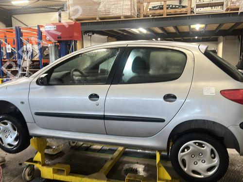 Switch PEUGEOT 206 Hatchback (2A/C) 1.4 i | BP25371805I30 