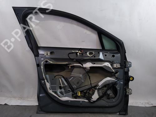 Used Left front door Left front door 25352605 25352605