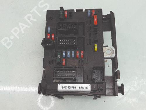 Used Fuse box Fuse box PEUGEOT 206 Hatchback (2A/C) 1.4 i (75 hp) 33050897 33050897