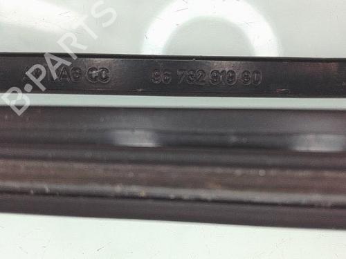 Used Front windshield wiper arm Front windshield wiper arm 28815896 28815896