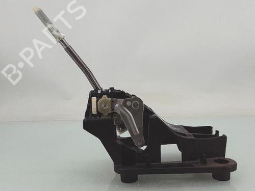 Gear lever PEUGEOT 208 I (CA_, CC_) 1.2 VTI 82 | BP28710013M90