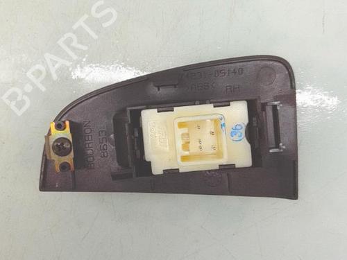 Used Right front window switch Right front window switch TOYOTA AVENSIS Estate (_T25_) 2.0 D-4D (CDT250_, CDT250R) (116 hp) 33804975 33804975