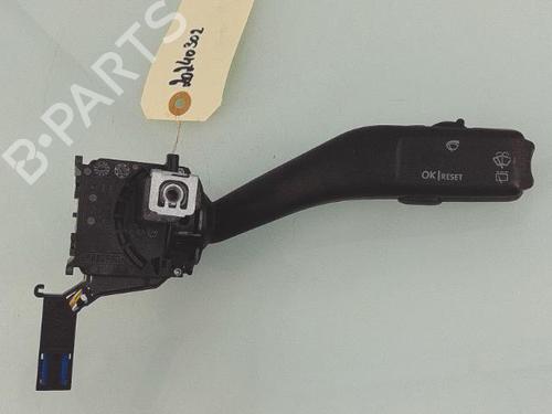 Used Steering column stalk VW TOURAN (1T1, 1T2) 2.0 TDI (136 hp) 25443599