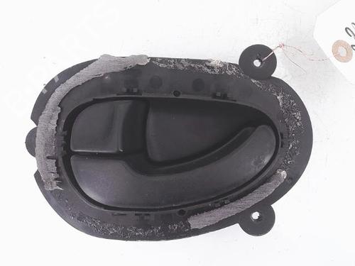 Venstre foran invendig håndtak PEUGEOT 406 (8B) 1.9 TD (90 hp) 25368655