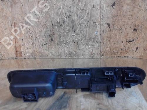 Used Right front window switch PEUGEOT 5008 (0U_, 0E_) 1.6 HDi (110 hp) 25355797