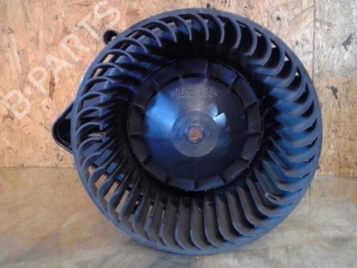 Moteur de chauffage AUDI A4 B6 Avant (8E5) 1.9 TDI (130 hp) 25364280