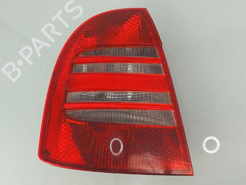 Venstre baglygte SKODA SUPERB I (3U4) 1.9 TDI (130 hp) 25356904