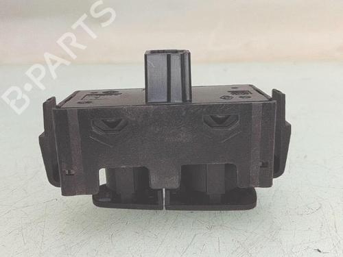 warning-switch-renault-megane-iii-hatchback-bz01_-b3_-2008-35989470 main image