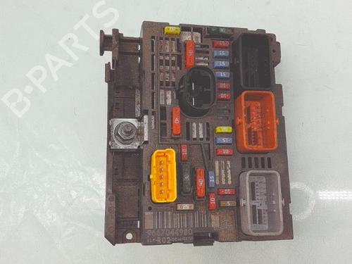 Used Fuse box Fuse box PEUGEOT 3008 I MPV (0U_) 1.6 HDi (109 hp) 33161694 33161694