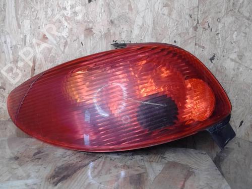 Used Left taillight PEUGEOT 206 Hatchback (2A/C) 1.4 i (75 hp) 25367663