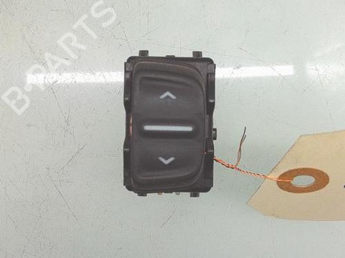 right-front-window-switch-dacia-sandero-ii-2012-31833290 main image