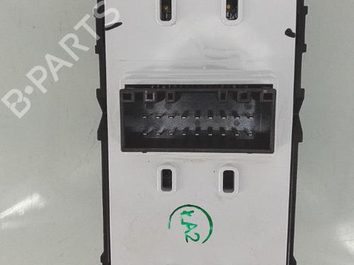 Used Left front window switch Left front window switch HYUNDAI i30 (PDE, PD, PDEN) 1.6 CRDi (136 hp) 27358420 27358420