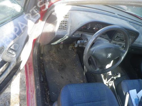 Left taillight PEUGEOT 306 Hatchback (7A, 7C, N3, N5) 1.4 | BP25361318C34