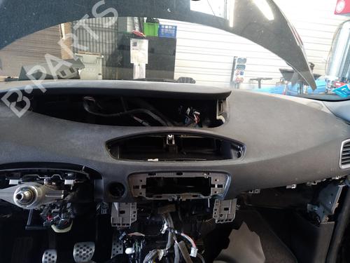 Used Dashboard RENAULT GRAND SCÉNIC III (JZ0/1_) 1.2 TCe (JZ16) (132 hp) 28597826