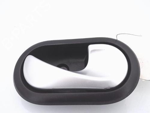 Used Front right interior door handle DACIA SANDERO 1.4 (BS0C, BS0A, BS0G, BS1F, BS0E) (75 hp) 25363664