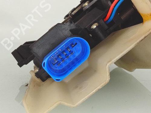 Front right lock VW TOURAN (1T1, 1T2) 2.0 TDI | BP25443596C97