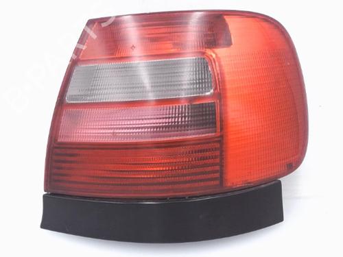 Højre baglygte AUDI A4 B5 (8D2) 1.9 TDI (110 hp) 25350861