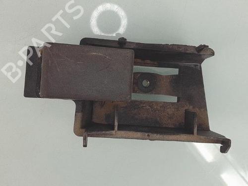 Højre fortil invendig håndtag RENAULT RAPID Box Body/MPV (F40_, G40_) 1.4 (F40D) (79 hp) 26892474