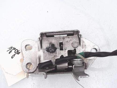 Used Tailgate lock TOYOTA YARIS (_P1_) 1.0 (SCP10_, SCP10R) (65 hp) 25371754