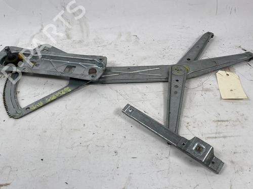 Used Front right window mechanism Front right window mechanism OPEL CORSA B (S93) 1.4 i (F08, F68, M68) (60 hp) 25357308 25357308