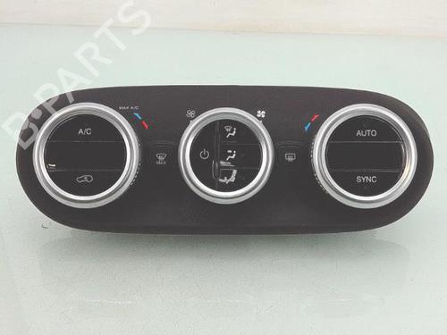 Used Climate control FIAT 500X (334_) 1.6 D Multijet (334AXA1B, 334AXA11) (120 hp) 30528767