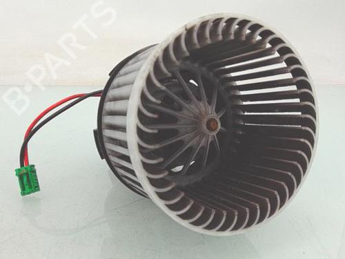 Used Heater blower motor Heater blower motor PEUGEOT 308 II (LB_, LP_, LW_, LH_, L3_) 1.6 BlueHDi 120 (120 hp) 30326775 30326775
