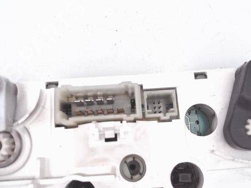 climate-control-citroen-c4-coupe-la_-2004-2005-2006-2007-2008-2009-2010-2011-2012-2013-25366355 main image