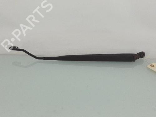 Used Front windshield wiper arm PEUGEOT 1007 (KM_) 1.4 HDi (68 hp) 26617470