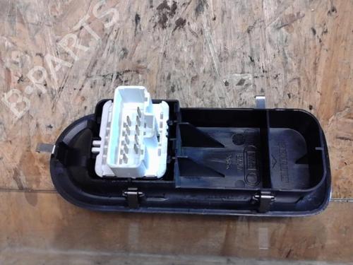 Used Switch RENAULT CLIO III (BR0/1, CR0/1) 1.5 dCi (BR17, CR17) (86 hp) 25359076