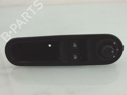 Used Left front window switch RENAULT TWINGO III (BCM_, BCA_) 0.9 TCe 90 (BCM9, BCM2) (90 hp) 29477484