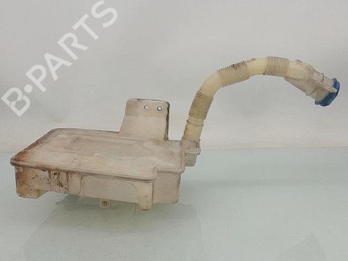 Windscreen washer tank VW GOLF VI (5K1) 2.0 TDI | BP29340682C113 