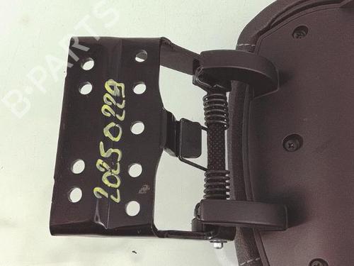 Used Armrest / Center console Armrest / Center console HYUNDAI i30 (PDE, PD, PDEN) 1.6 CRDi (136 hp) 27358432 27358432