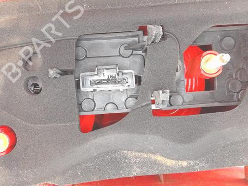 Used Left taillight Left taillight PEUGEOT 1007 (KM_) 1.6 16V (109 hp) 40050953 40050953