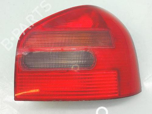 Farolim direito AUDI A3 (8L1) 1.9 TDI (110 hp) 32403886