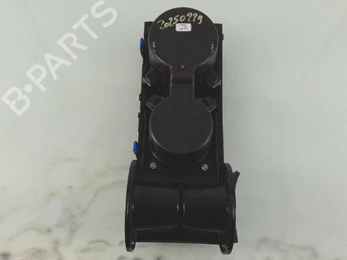 Used Cup/Object holder Cup/Object holder HYUNDAI i30 (PDE, PD, PDEN) 1.6 CRDi (136 hp) 27358433 27358433