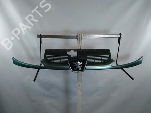 Used Grille PEUGEOT 206 Hatchback (2A/C) 1.4 i (75 hp) 31335893
