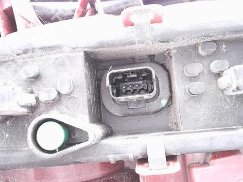 Feu arrière droit PEUGEOT 5008 (0U_, 0E_) 1.6 HDi (112 hp) 25361079
