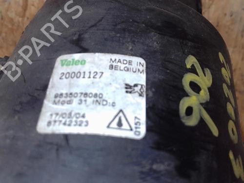 Used Right front fog light PEUGEOT 206 Hatchback (2A/C) 1.6 16V (109 hp) 25373620