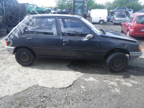 Left mirror PEUGEOT 205 II (20A/C) 1.7 Diesel | BP27322259C26 