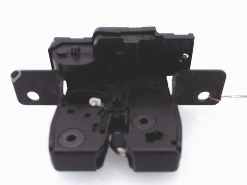 Used Tailgate lock RENAULT CLIO III (BR0/1, CR0/1) 1.5 dCi (C/BR0G, C/BR1G) (68 hp) 25372238