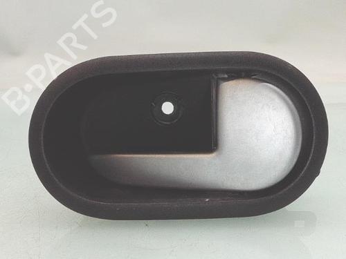 Używane Klamka wewnętrzna drzwi przednich prawych FORD FIESTA V (JH_, JD_) 1.4 TDCi (68 hp) 30923576