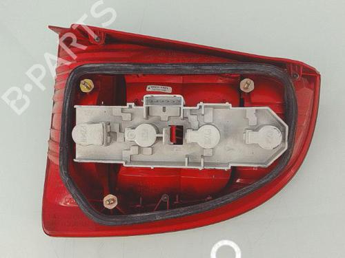 left-taillight-skoda-superb-i-3u4-2001-2002-2003-2004-2005-2006-2007-2008-25356904 main image