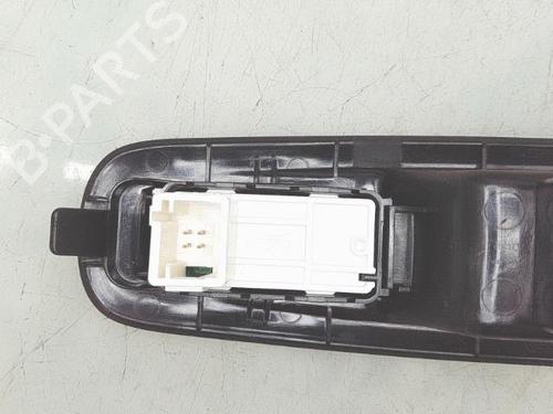 Venstre bagtil elrude kontakt Venstre bagtil elrude kontakt PEUGEOT 308 SW II (LC_, LJ_, LR_, LX_, L4_) 1.6 BlueHDi 120 (120 hp) 37263484 37263484