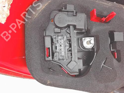Used Right taillight Right taillight PEUGEOT 206 Hatchback (2A/C) 1.4 i (75 hp) 31859751 31859751