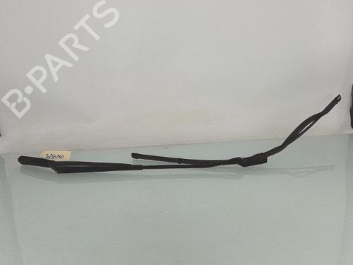 Used Front windshield wiper arm PEUGEOT 308 I (4A_, 4C_) 1.6 HDi (92 hp) 27558037